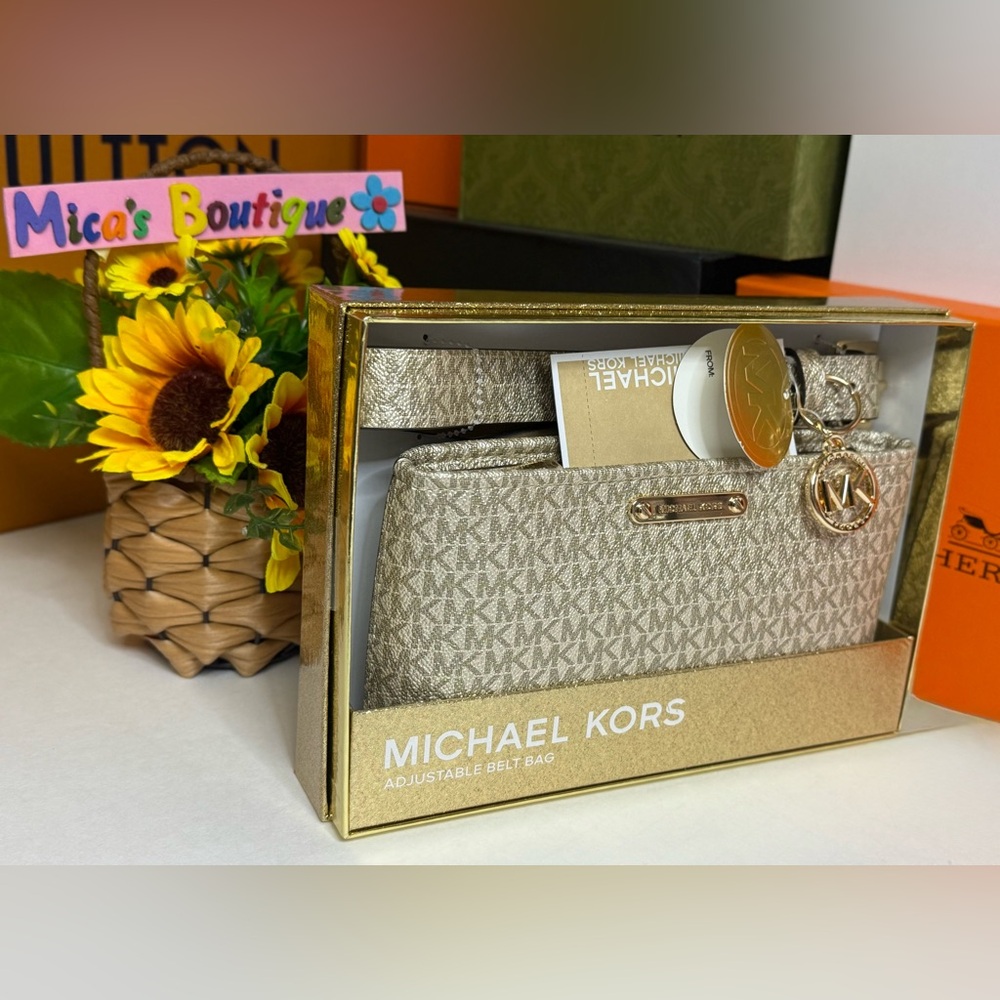๐MICHAEL KORS w/Box 2Gold Tone Logo Design W/Gold Hardware S/M - Picture 6 of 17